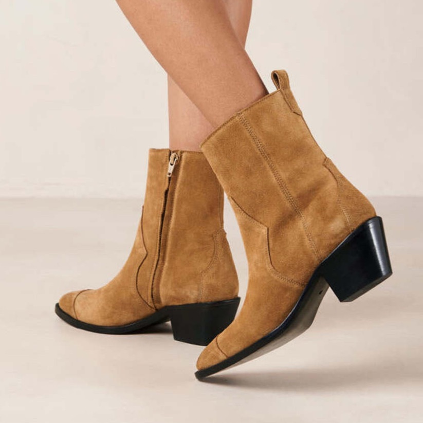 New*Alohas Austin Ankle Suede Pull On Boots~Size:8.5~In Tan